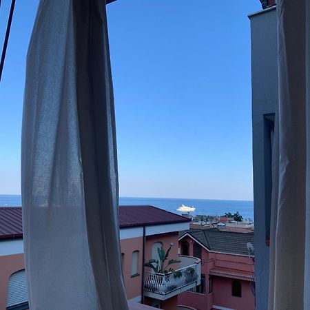 גיארדיני נאקסוס Residence La Fenice Ff מראה חיצוני תמונה