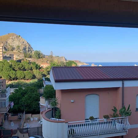 גיארדיני נאקסוס Residence La Fenice Ff מראה חיצוני תמונה