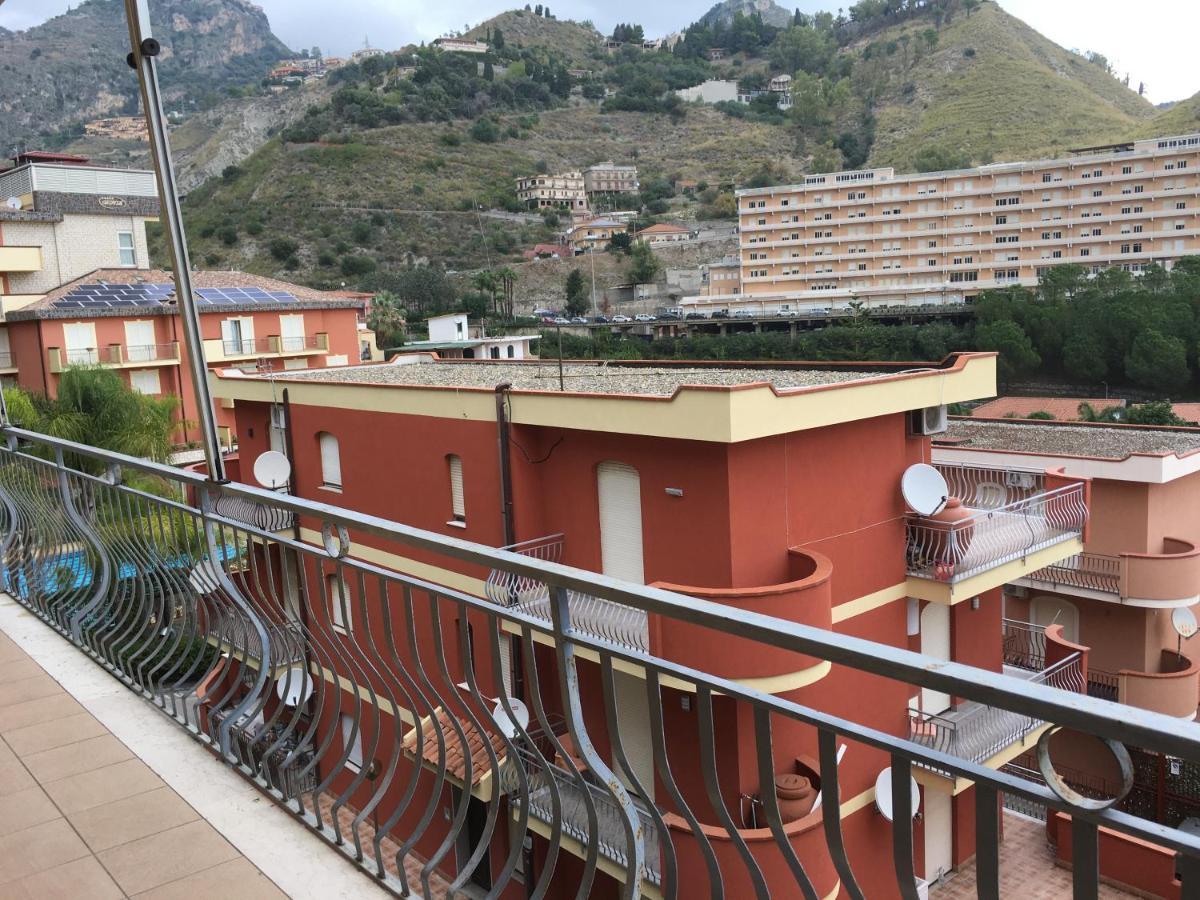 גיארדיני נאקסוס Residence La Fenice Ff מראה חיצוני תמונה
