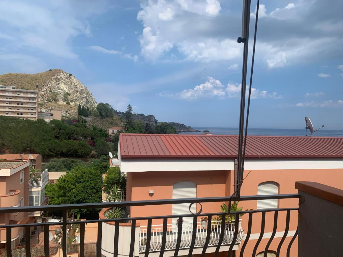 גיארדיני נאקסוס Residence La Fenice Ff מראה חיצוני תמונה