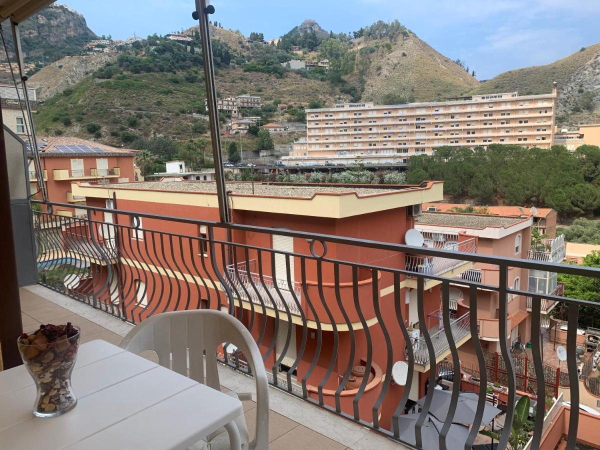 גיארדיני נאקסוס Residence La Fenice Ff מראה חיצוני תמונה