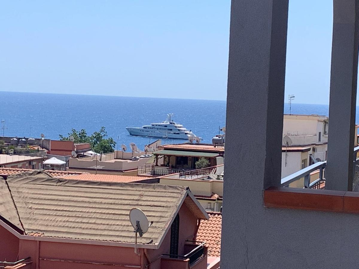 גיארדיני נאקסוס Residence La Fenice Ff מראה חיצוני תמונה