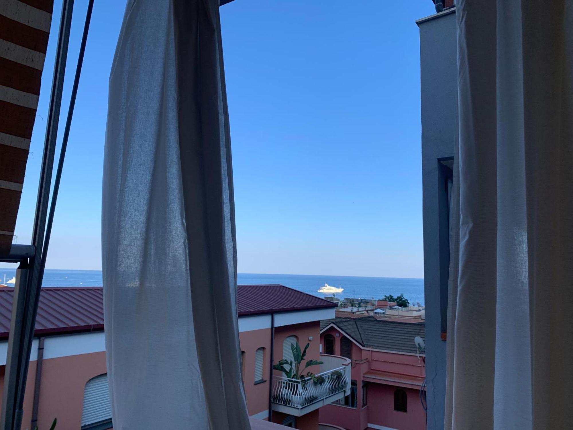 גיארדיני נאקסוס Residence La Fenice Ff מראה חיצוני תמונה