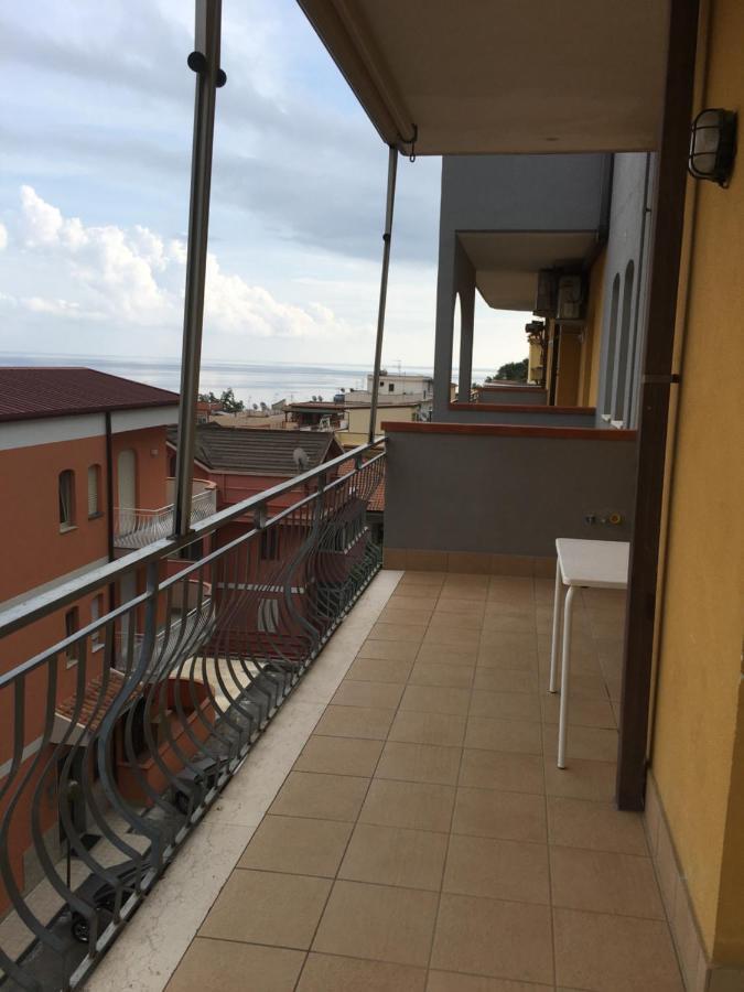 גיארדיני נאקסוס Residence La Fenice Ff מראה חיצוני תמונה